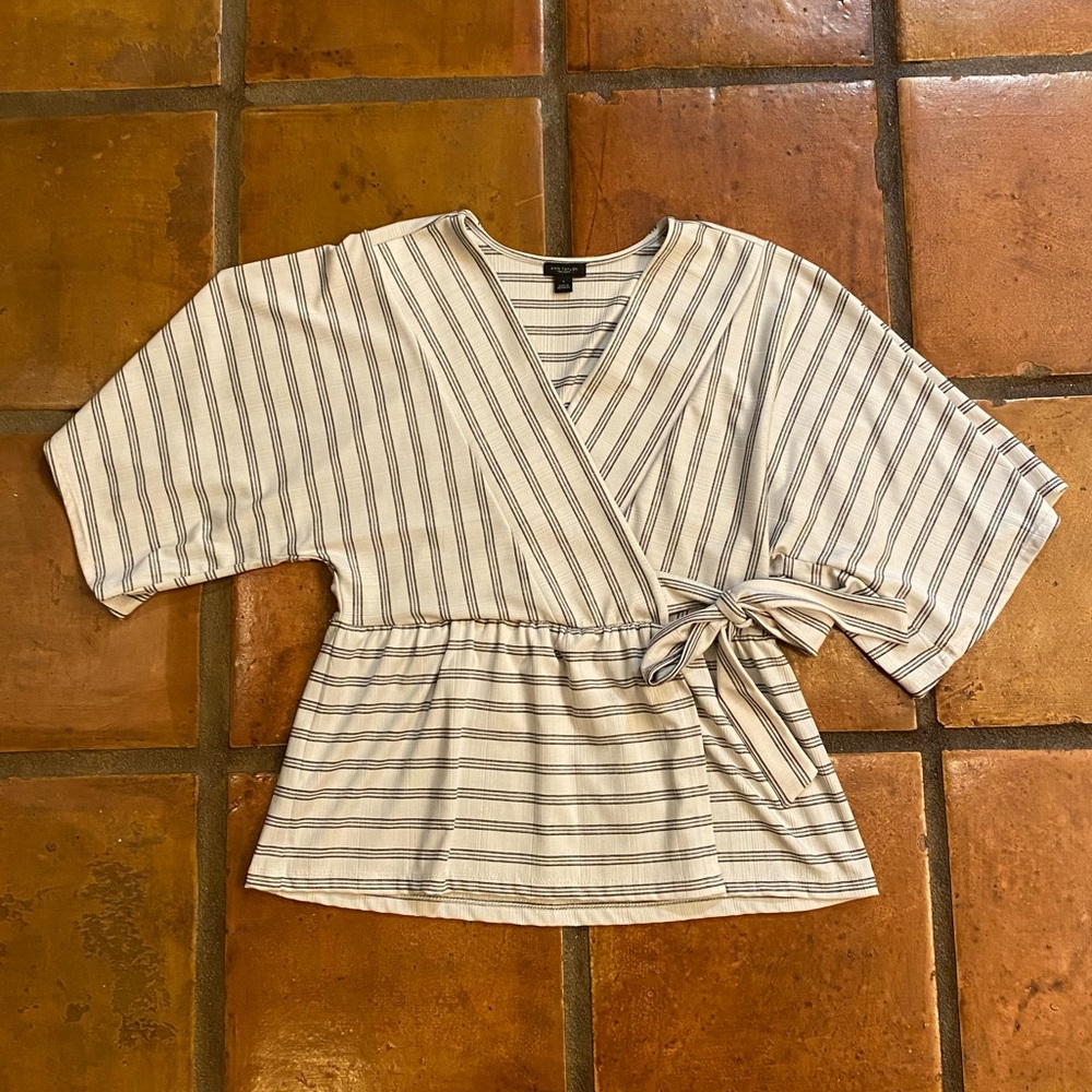 EUC Ann Taylor Factory Kimono-Sleeve Faux Wrap Shirt, size S